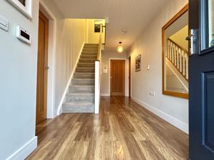 Entrance Hallway- click for photo gallery